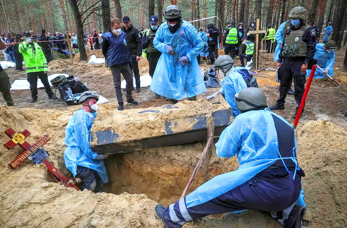 hundreds of bodies found in mass burial site